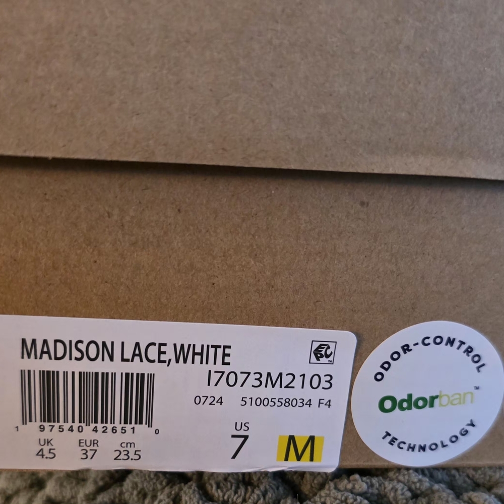 Women's Madison Lace Sneakers - Picture 8 of 8